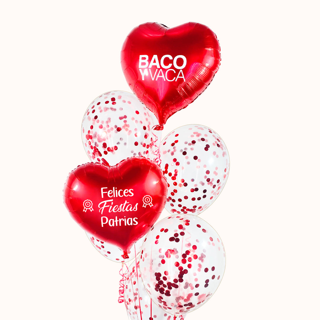 Hermoso bouquet compuesto por 2 globos metálicos en forma de corazón rojo, personalizados, y 5 globos látex con confeti. Ideal para celebrar las Fiestas Patrias y realzar tu logo corporativo con un detalle elegante y llamativo.