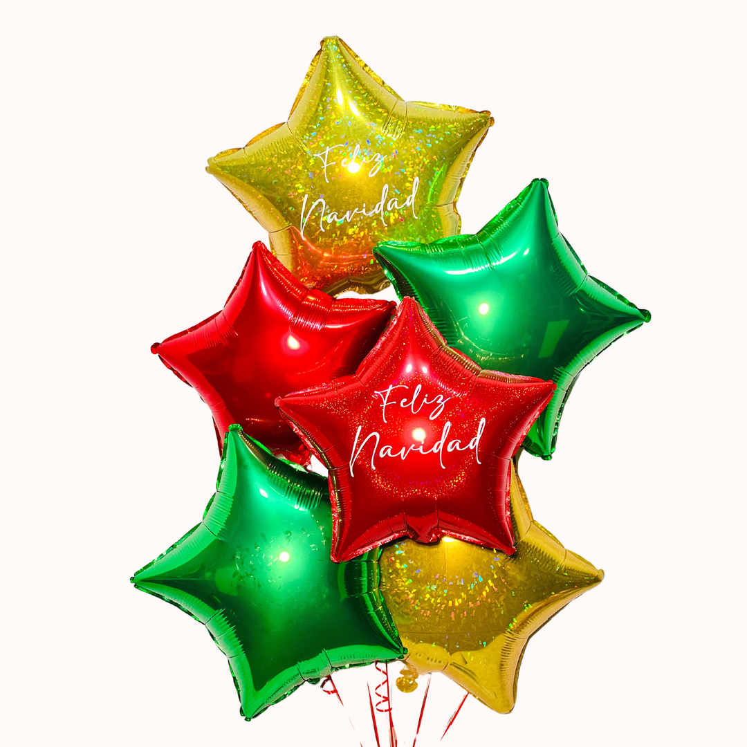 Bouquet de 6 globos de estrella metalizados para Navidad, colores rojo, verde y dorado, con mensaje 'Feliz Navidad'. Ideal para decoración navideña o regalo.