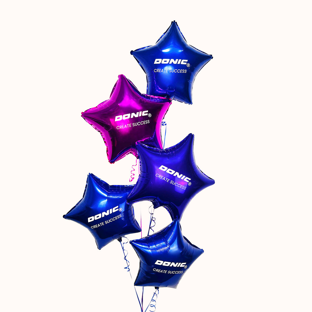 Bouquet  5 globos metálicos en forma de estrella con helio, personalizados con tu logo y inflados con helio 100 % puro y verdadero. Ideal para eventos corporativos, inauguraciones y celebraciones empresariales.