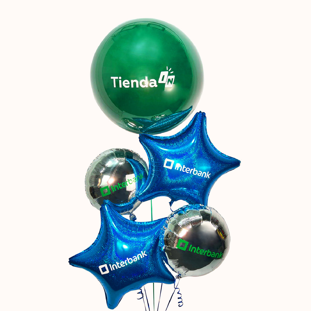 Bouquet con globo burbuja con globo interior, 2 globos metálicos en forma de estrella y 2 globos circulares, todos personalizados con tu logo. Ideal para eventos empresariales.