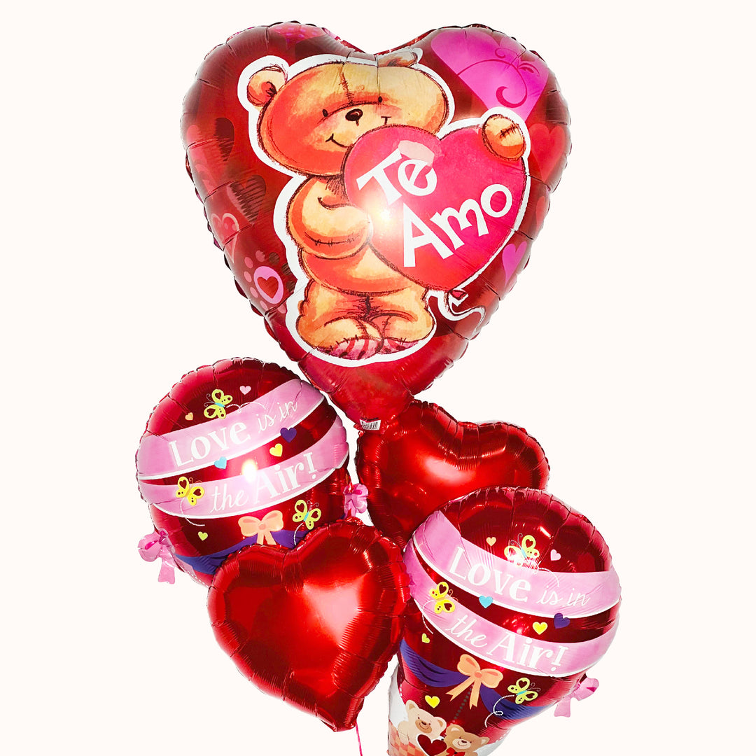 Bouquet de globos metálicos con diseño de osito, 2 corazones metálicos y 2 globos aerostáticos con ositos, inflados con helio. Para regalo de San Valentín y aniversario.