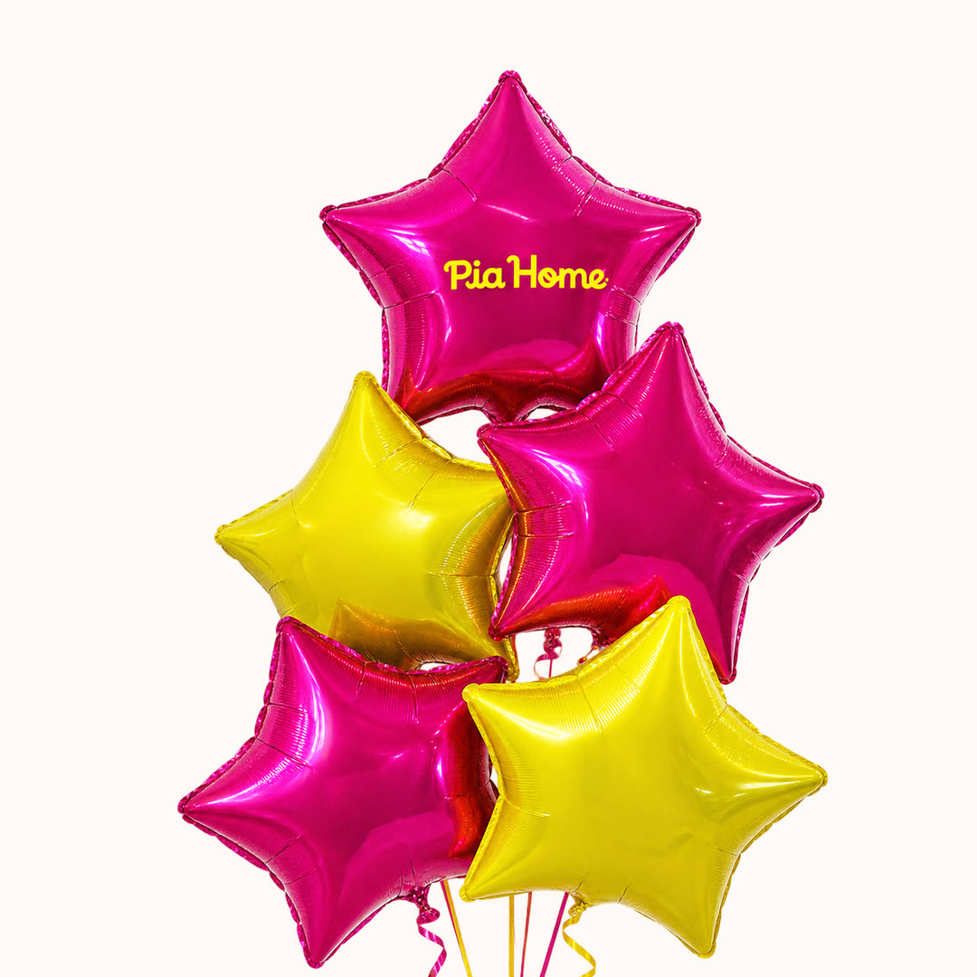Bouquet de 5 globos metálicos en forma de estrella, 1 personalizado con tu logo empresarial. Ideal para eventos corporativos, inauguraciones y activaciones. Realza e impulsa tu marca.