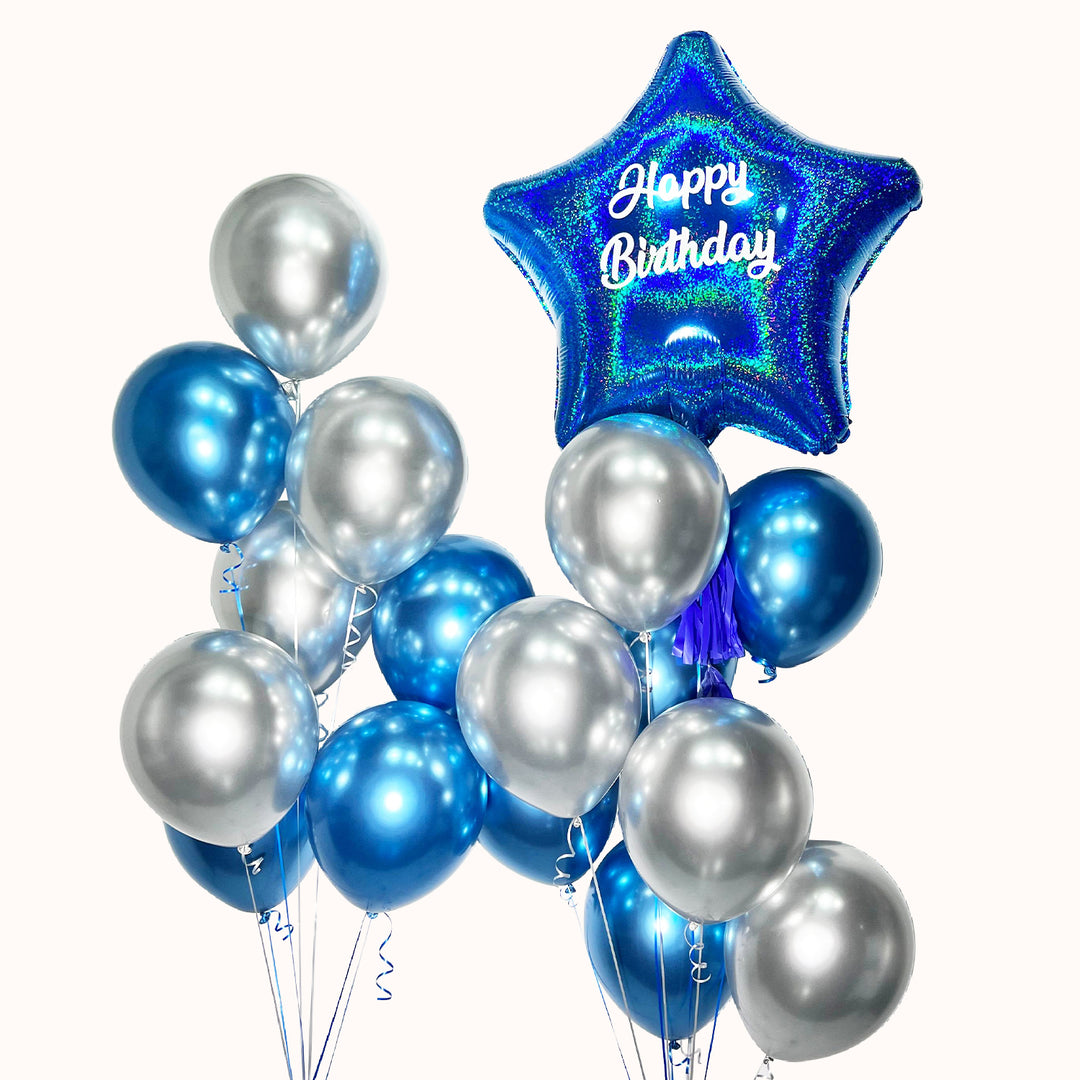 Arreglo de 17 globos con helio: 1 globo estrella grande personalizado, 16 globos de látex cromados. Ideal para decorar y destacar cumpleaños o cualquier celebración.