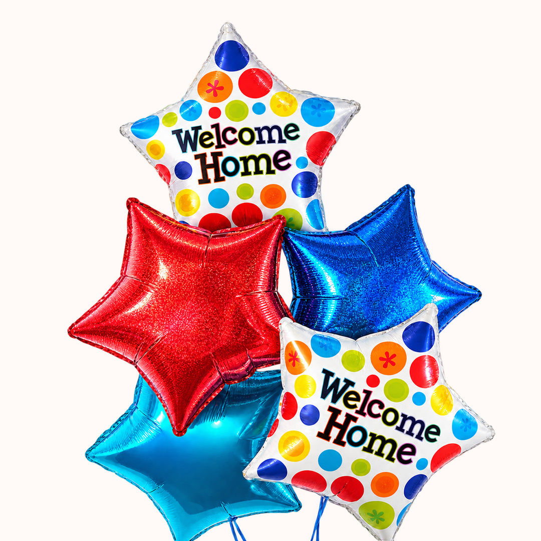 Bouquet de 5 estrellas, 2 globos impresos con mensaje welcome home, especial para desear bienvenida a casa, con helio 100 % puro.