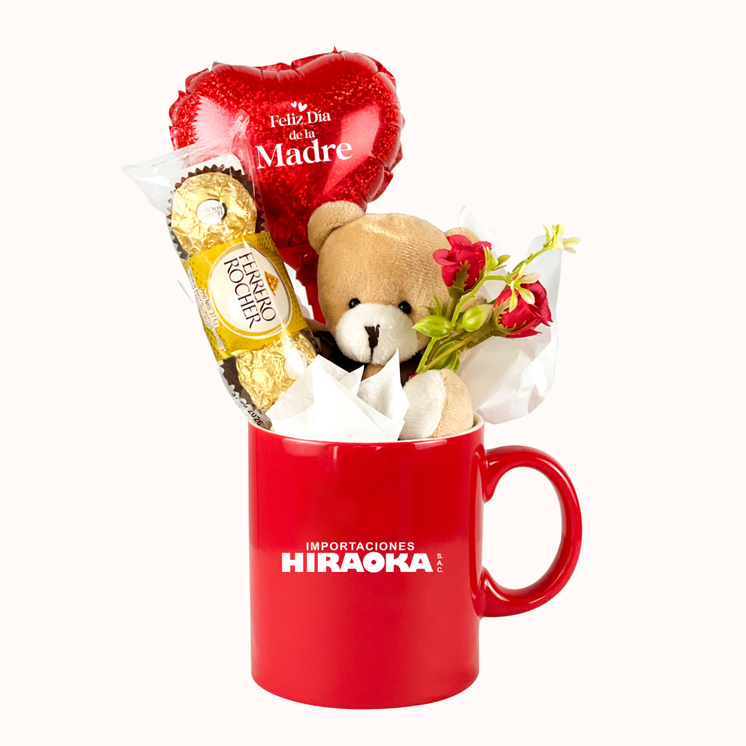 Detalle corporativo día de la madre: taza personalizada con tu logotipo empresarial, decorada con chocolates ferrero rocher, osito y un globo de corazón. Regalo a clientas y colaboradoras.